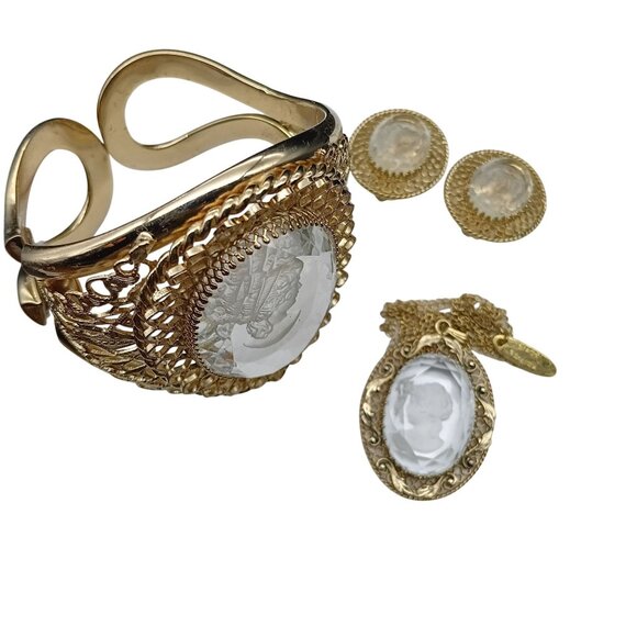 Whiting & Davis Jewelry - Vintage Whiting & Davis Intaglio Glass Cameo Parure, Gold Filigree Clamper